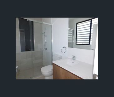 Terrace Home close to Robina Town Centre - Photo 6
