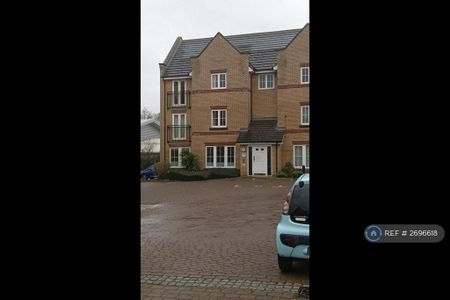 1 bedroom in a flat share to rent - Photo 5