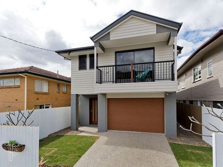 Modern Shared Living in Red Hill – Fully Furnished Rooms with All Bills Included - Photo 4