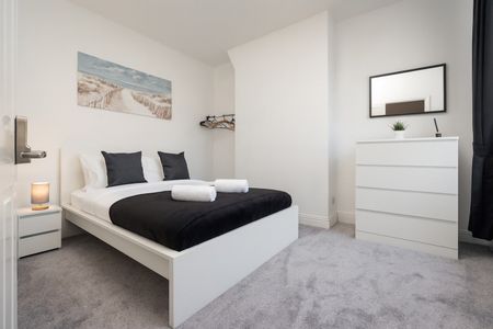 5 Bed Terraced House, Portrush Street, L13 - Photo 3