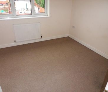 2 bedroom end of terrace house to rent - Photo 6