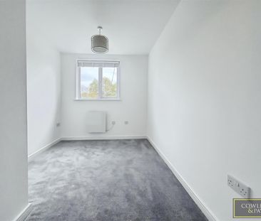 RAMSDEN COURT, WICKFORD - Photo 5