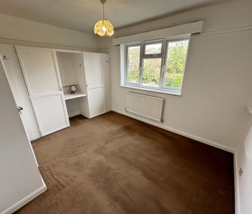 2 bedroom end of terrace house to rent - Photo 3