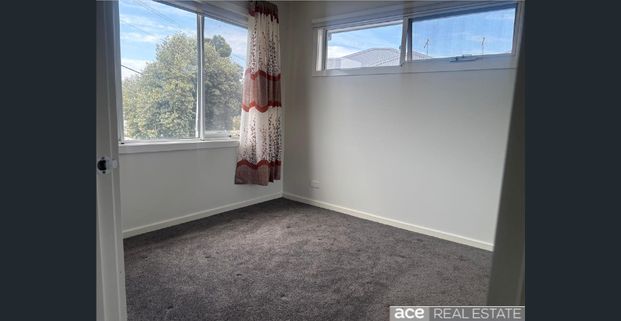 A spacious haven of serenity - Photo 1