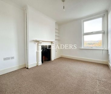 4 bedroom unknown to rent Central Stroud - Photo 5
