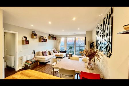 2 Bed Flat, Tarves Way, SE10 - Photo 2