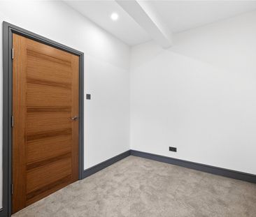Langley Drive, London, W3 8SD - Photo 3