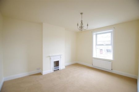 4 bedroom terraced house to rent - Photo 3