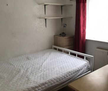 Room in a Shared House, The Avenue, BN2 - Photo 2