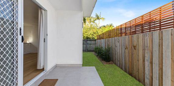 Private flat with own entrance and yard - Photo 2