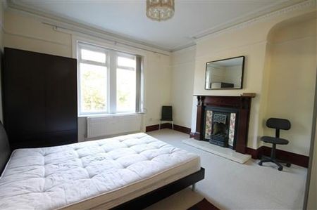 3 bedroom flat to rent - Photo 2