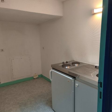 Location Appartement 2 pièces 25m² ST YRIEIX LA PERCHE 87500 - Photo 1