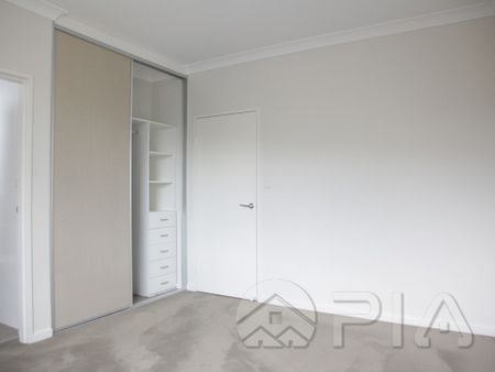 Luxurious 2-Bedroom Apartment in Pemulwuy – Modern Living with Stunning Lake Views - Photo 2