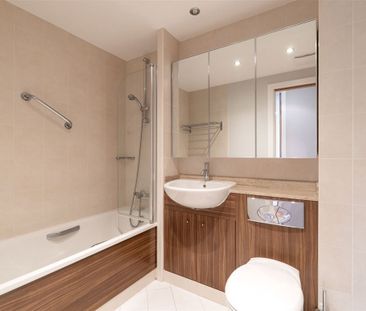 Weavers Hall Levmoss Park , Leopardstown, Dublin 18 - Photo 1