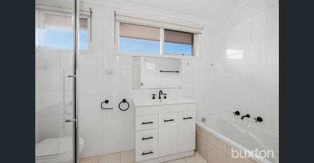 A stunning renovation that will delight - Photo 4