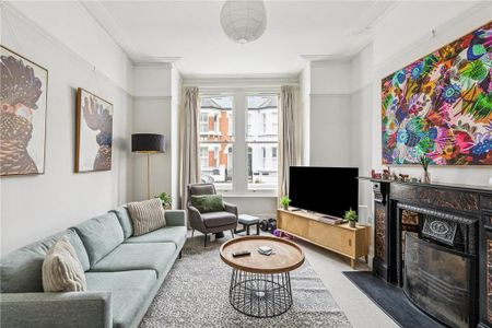 5 bedroom detached house to rent - Photo 3