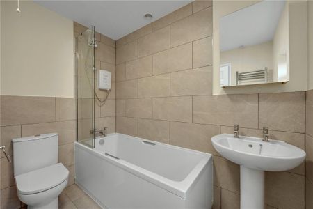 3 bedroom semi-detached house to rent - Photo 2