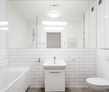 Warszawa, Praga Północ, Stara Praga, Targowa - Photo 4