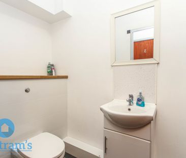 6 bed Semi-Detached House for Rent - Photo 1
