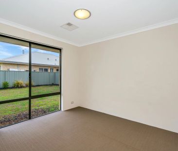 17 Harvey Crescent, South Yunderup. - Photo 1