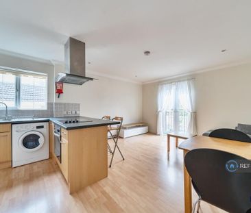 1 bedroom flat to rent - Photo 4