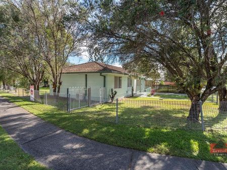 2 Maroochy Crescent, Beenleigh QLD 4207 - House For Rent | Domain - Photo 4