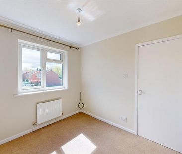 2 bedroom semi-detached house to rent - Photo 3