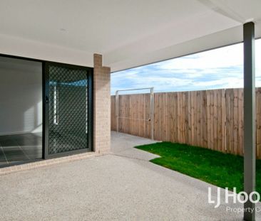 Low Maintenance 3 Bedroom Modern Home!! - Photo 1