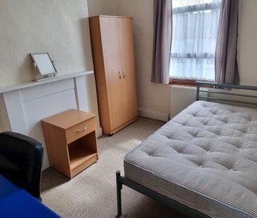 4 bedroom house to rent Upper Lewes Road, Brighton, BN2 - Photo 3