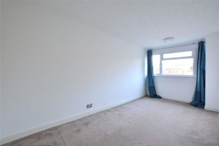 4 bedroom terraced house to rent - Photo 5