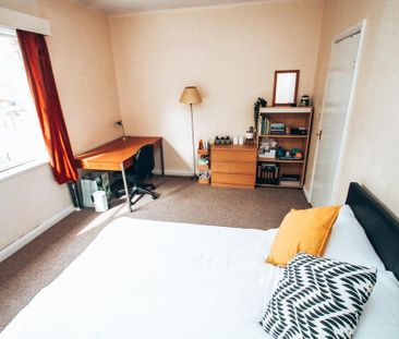 7 bedroom private hall to rent - Photo 1