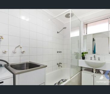 Excellent Top-Floor Apartment, DON'T MISS IT!!!! - Photo 5
