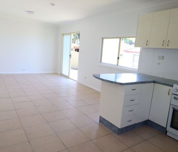 2 Bedroom Granny flat with Car Space - Photo 6