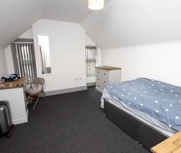 11 bedroom house to rent - Photo 1