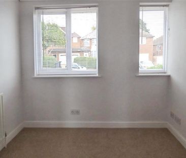 4 bedroom semi-detached house to rent - Photo 6