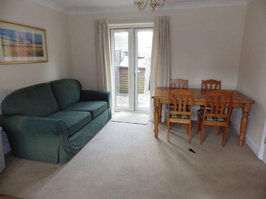 1 bedroom in a house share to rent - Photo 1