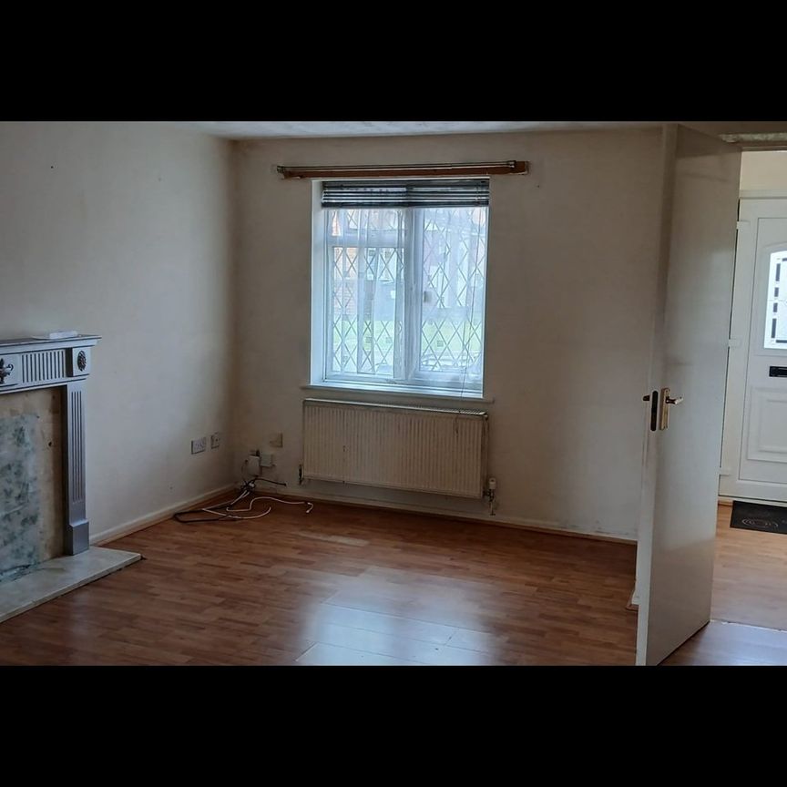 3 Bed Terraced House, Larchfield Close, B20 - Photo 1