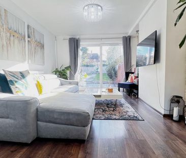 4 bedroom semi-detached house to rent - Photo 1