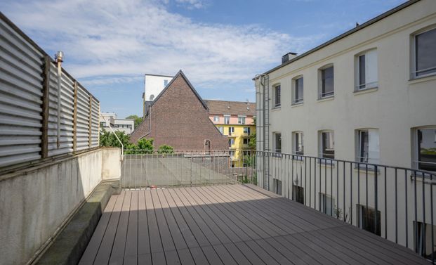 Krefeld City! Großzügige und lichtdurchflutete Wohnung mit großer Dachterrasse in zentraler Lage - Foto 1