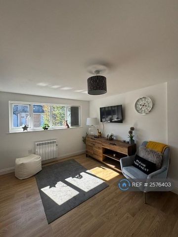 2 bedroom detached house to rent - Photo 2