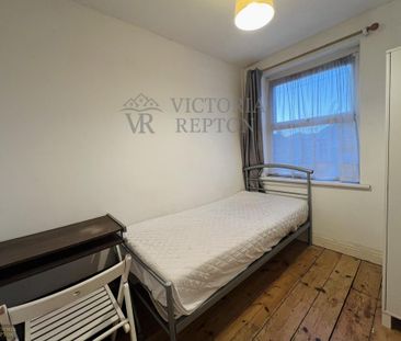 4 bedroom terraced house to rent - Photo 3