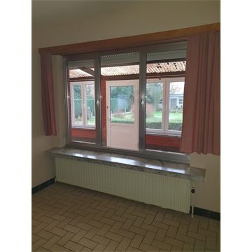 Een vrijstaande woning met tuin - Photo 1