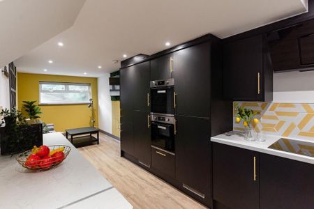 1 bedroom in a house share to rent - Photo 3