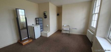 1 bedroom property to rent in Chard - Photo 4