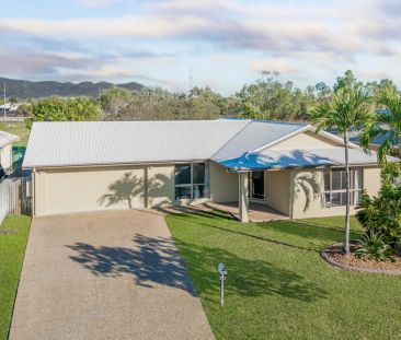 Spacious 4-Bedroom Home in Prime Greenview Estate - Photo 3