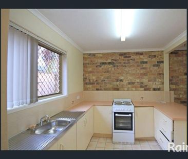 Convenient & Low-Maintenance Living - Just 500m from Loganholme Tra... - Photo 4