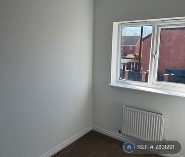 3 bedroom detached house to rent - Photo 2