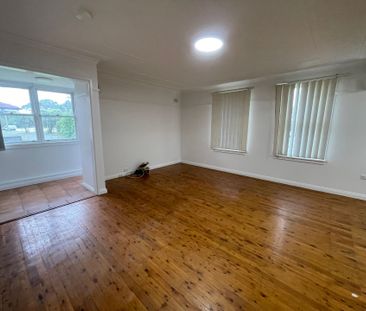 Comfortable Family Living - Freshly painted - Photo 6