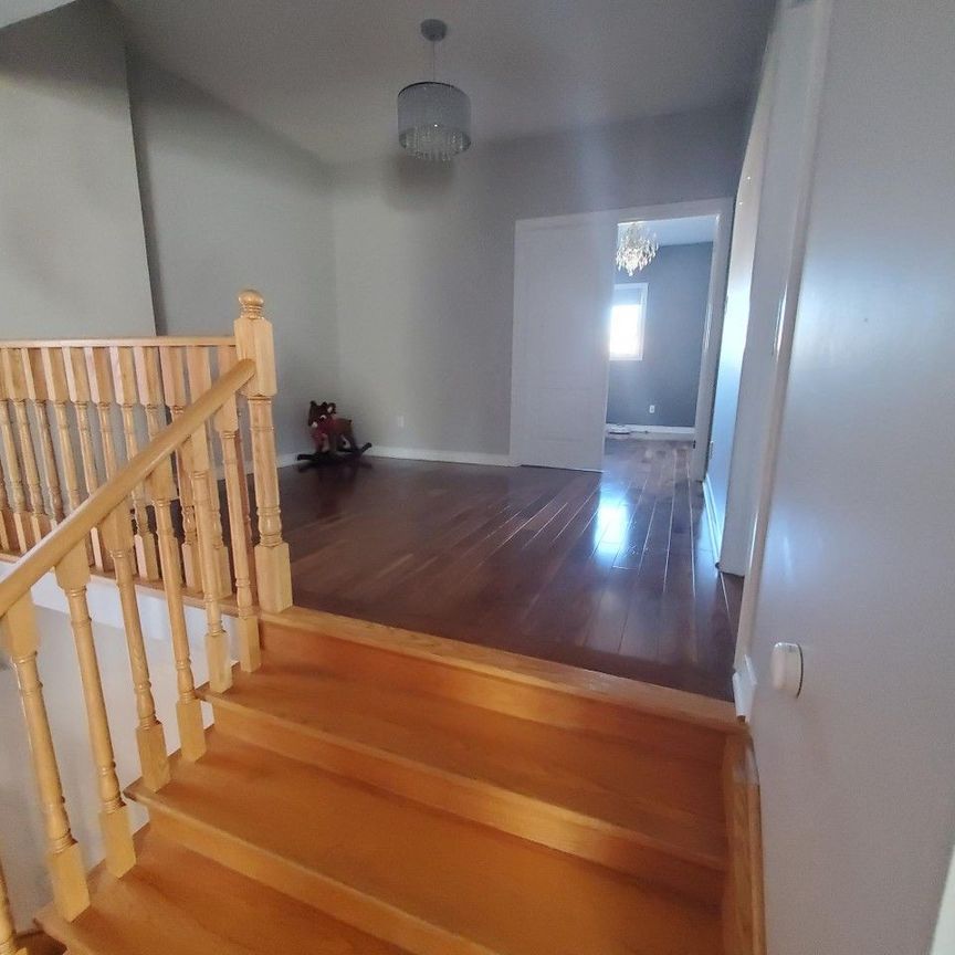 For Lease - 60 Toporowski Avenue, Richmond Hill, Ontario - Photo 1