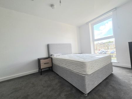 Cow Green, Halifax - Photo 2